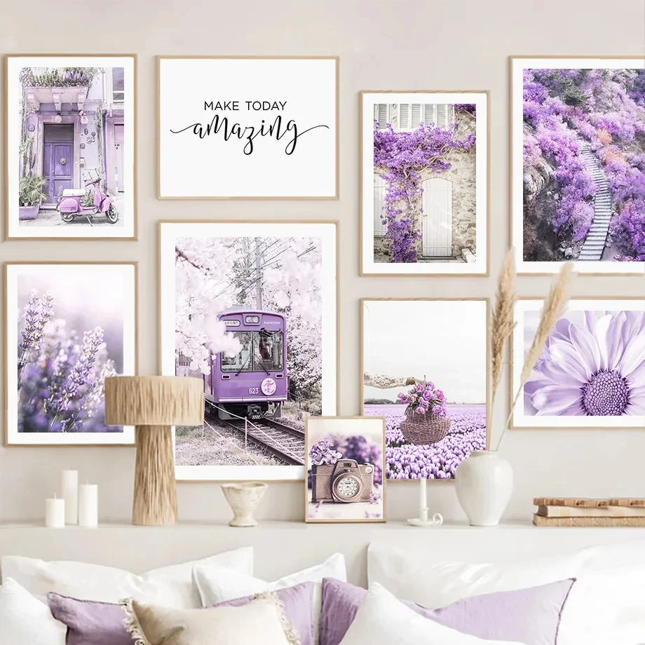 Lavender Oil - Paarse bloemenlandschap, foto van een huis,